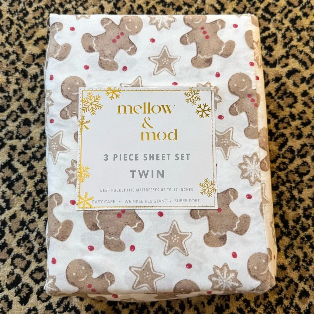 Gingerbread men sheet set (Twin) (NWT)